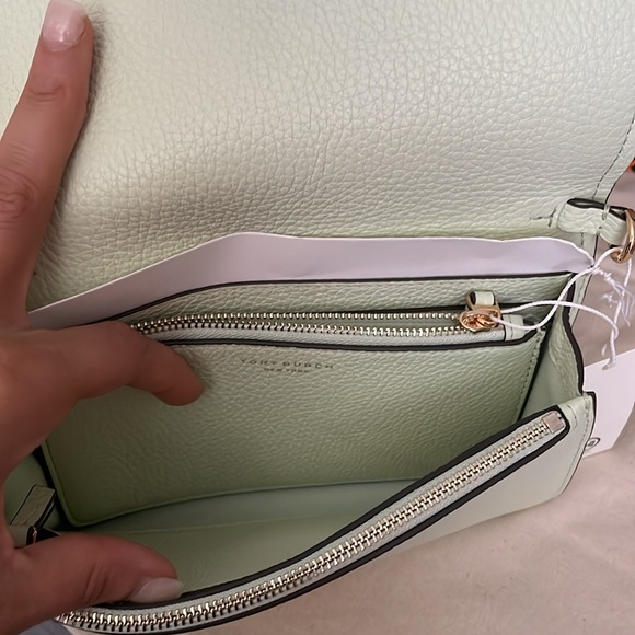 New✨authentic tory burch thea flat tory burch croasbody  (mint green color) - Picture 7 of 16